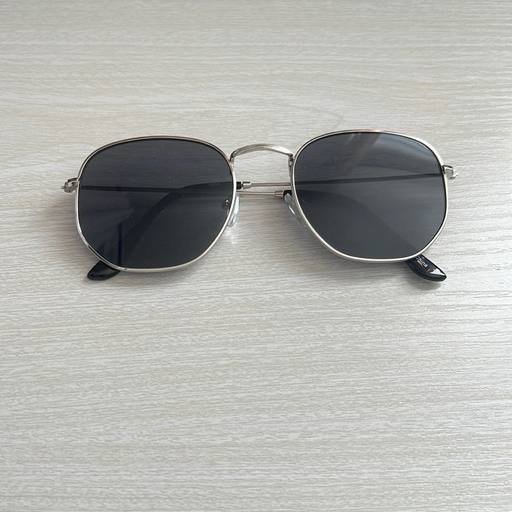 Silver frame sunglasses